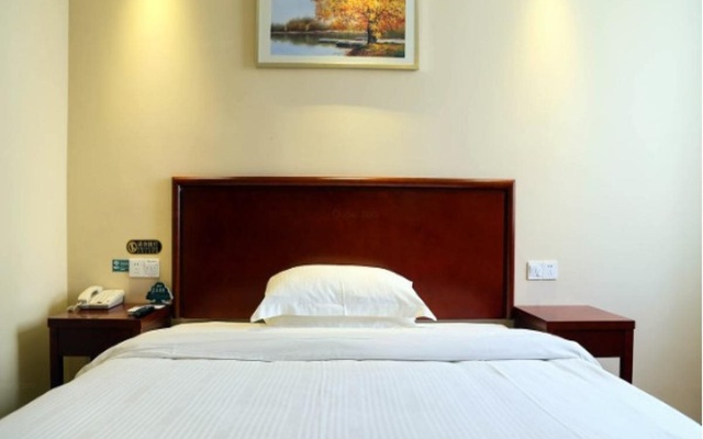GreenTree Inn JiangSu WuXi BinHu HuiHe Road XiHui Garden Express Hotel – Guest Rooms – Wuxi