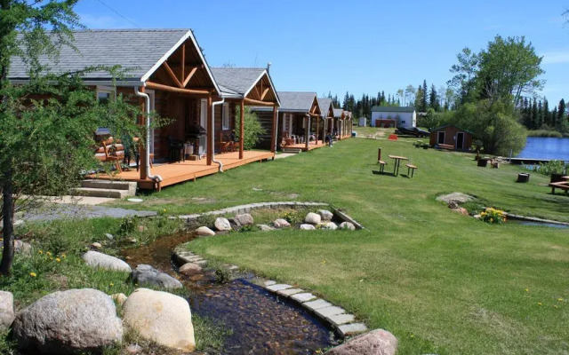 Christina Lake Lodge