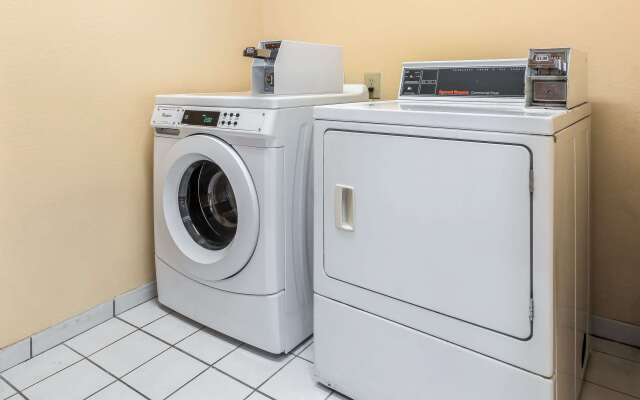 Comfort Inn & Suites Mishawaka - South Bend