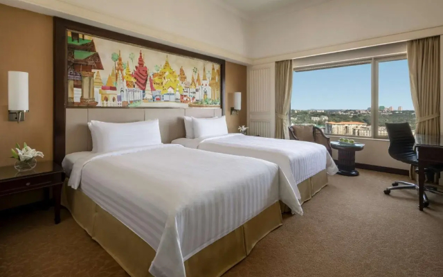 Sule Shangri-La, Yangon