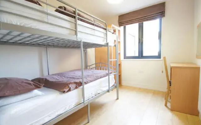 Crompton House Apartments