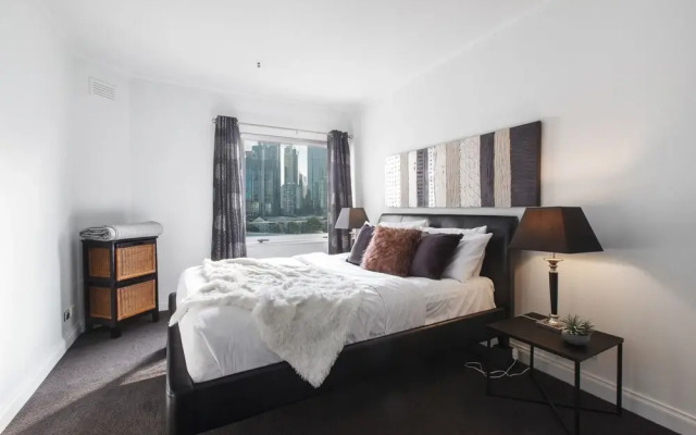 Heart of Theatre District - Pool & Gym