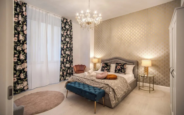 White Mirror  Apartment