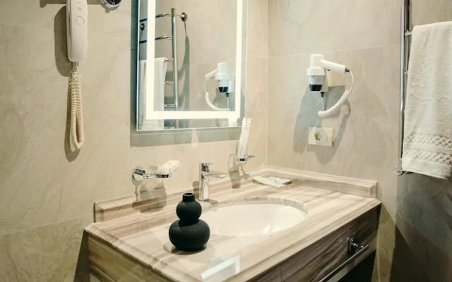 Hill Chalet Hotel & Resort