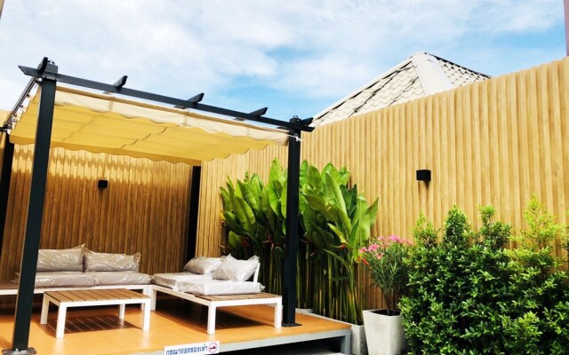 Ingnaam Hotel