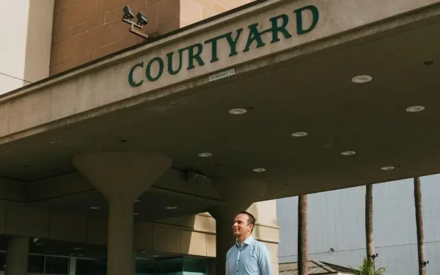 Courtyard by Marriott Los Angeles LAX/Century Boulevard