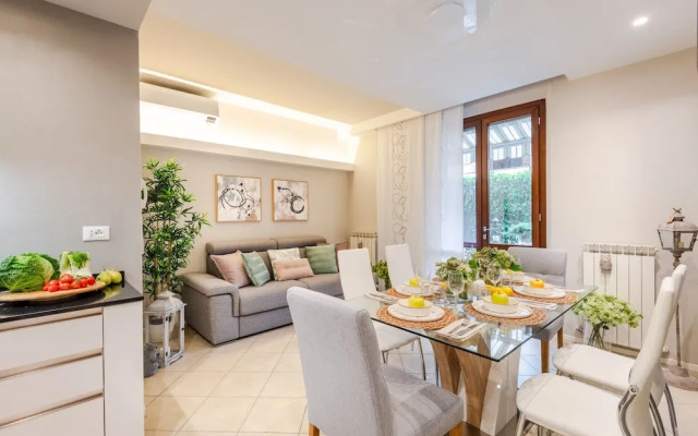 Casa Ambra in Lucca With 1 Bedrooms and 1 Bathrooms