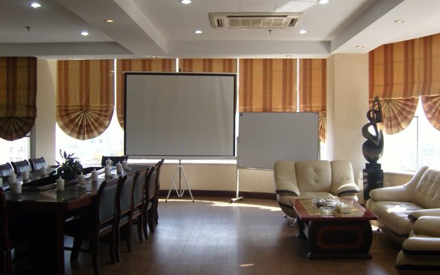 Qingdao Qiulin Hotel