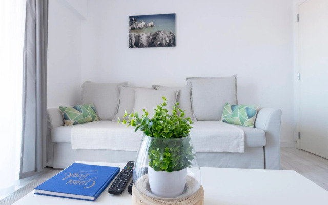 The Yellow House Cascais