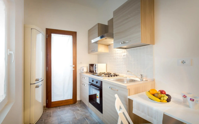 Stella Della Casa Florence