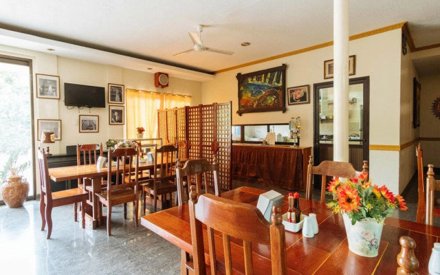 Reddoorz Premium Near Pristine Beach