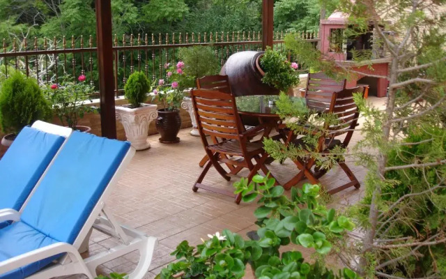 The Love Holiday House