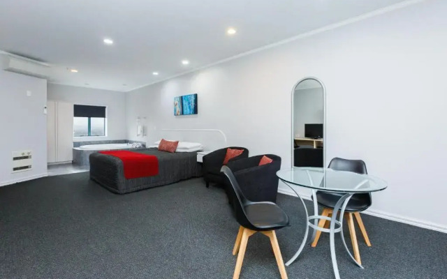 Aubyn Court Spa Motel