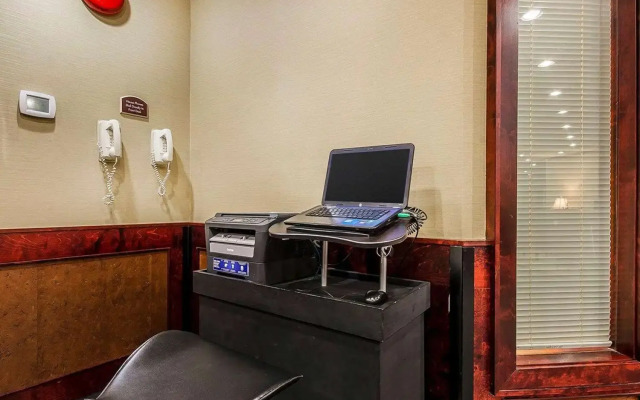 Comfort Inn & Suites