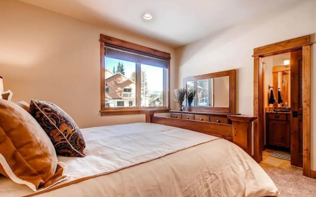 Riverwood 4 Bedroom Home by RedAwning