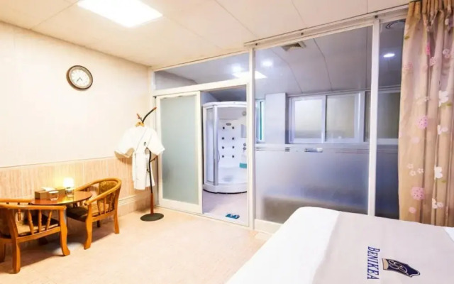 Benikea Cheongdo Yongam Oncheon