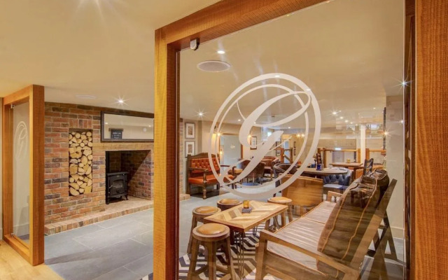 Gissons Hotel by OYO Rooms