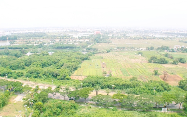 Elegant And Comfortable Studio At Sayana Apartment