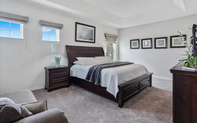 7 Bedrooms - 5 Bathrooms - Solterra 4035 Ol