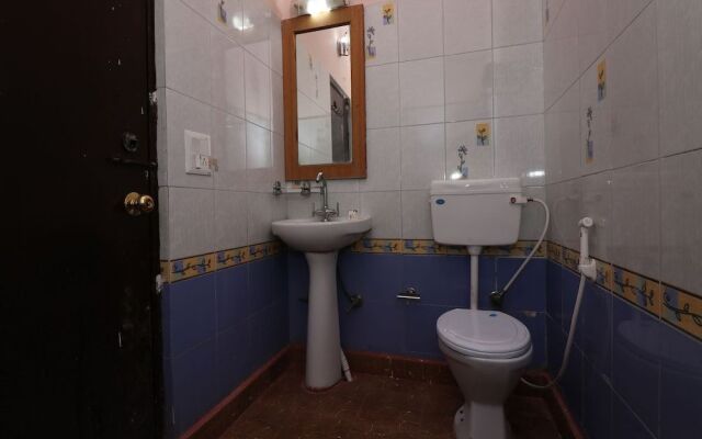 OYO 24340 Hotel Laxmi Palace