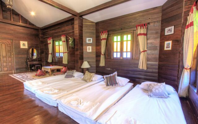 Baankeaw Huenkwan Boutique Hotel