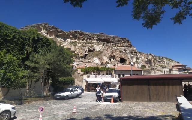 Asir Cave Hotel