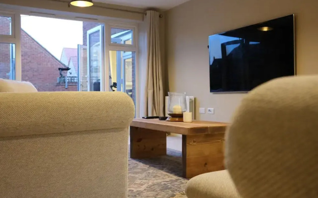 Bicester Villa - 6 Bed - Sleeps 14