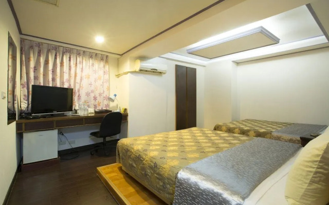Chief Hotel