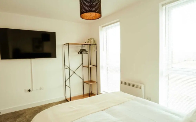 Chic 2 Bedroom Apartment Salford Quays, the Lowry