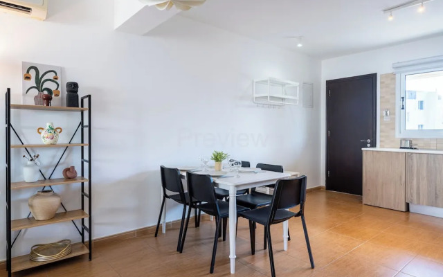 Quint - 2-Bedroom Apt & Pool in Protaras