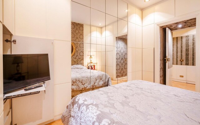 Stunning Apartment in Roma With Wifi and 2 Bedrooms