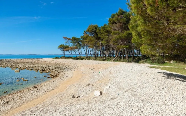 Pool Apartment Bakija 2