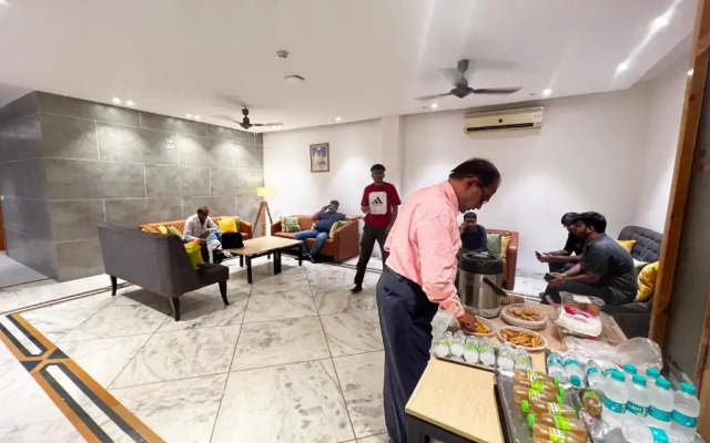 Divine Inn Hotel Rajouri Gardan