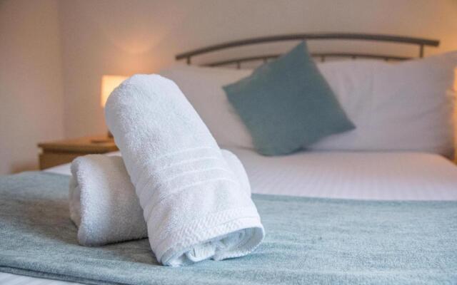 Stunning Room - Amazing Location - Room 4