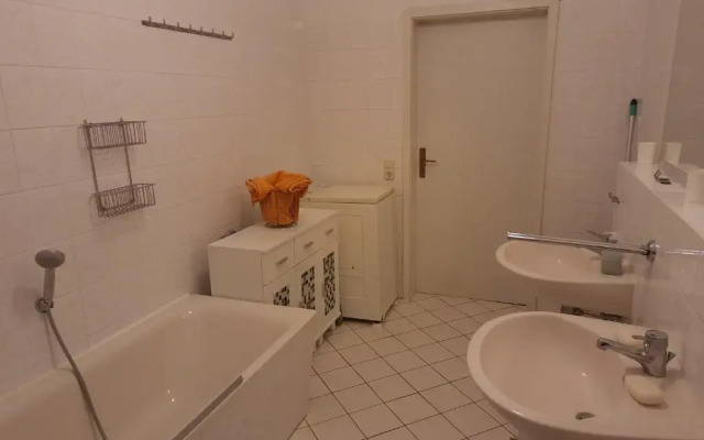 Arthur Albert Apartment