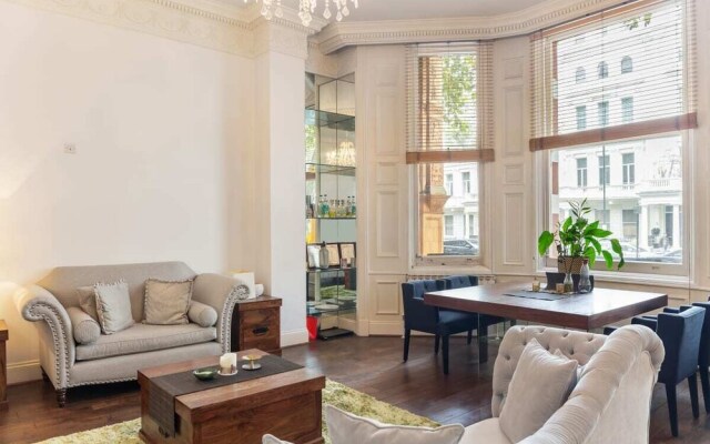Stunning 2 Bed Apt, Sleeps 3 in Kensington