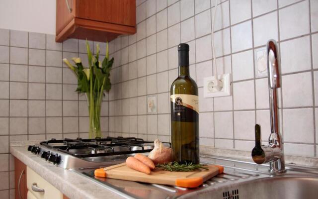 Apartment Matika, terrace apartment 10 minutes walk from center