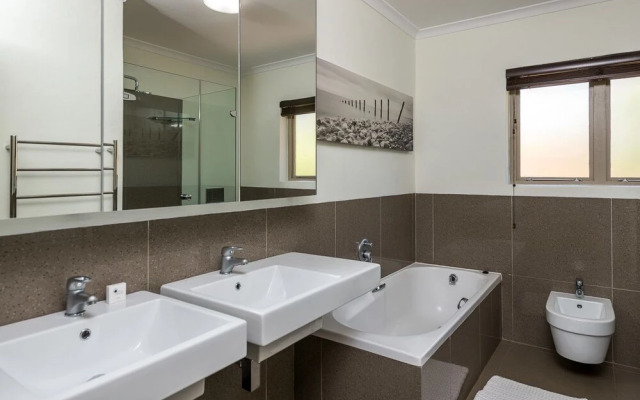 San Lameer Villa Rentals 1932