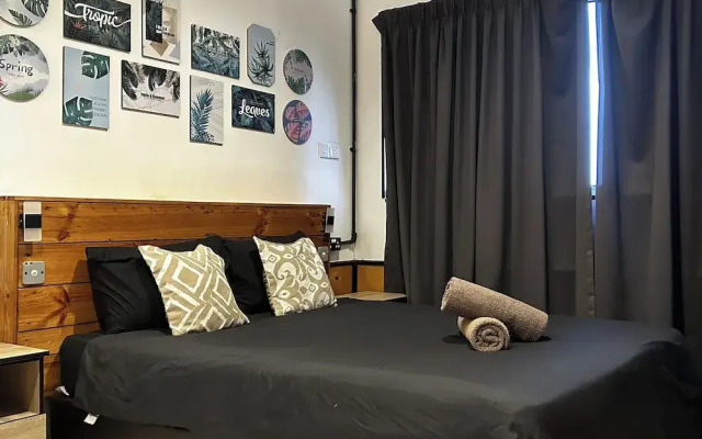 Riverbank Dungun Guesthouse & Cafe