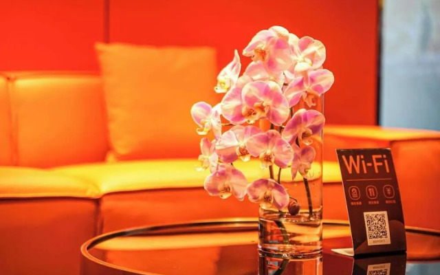 Wind Sleeping Color Hotel