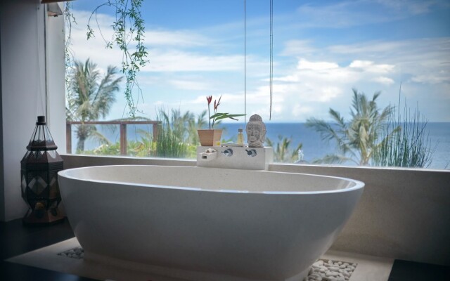 Malimbu Cliff Villa