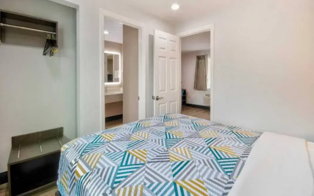 Studio 6 Eureka, CA – Old Town