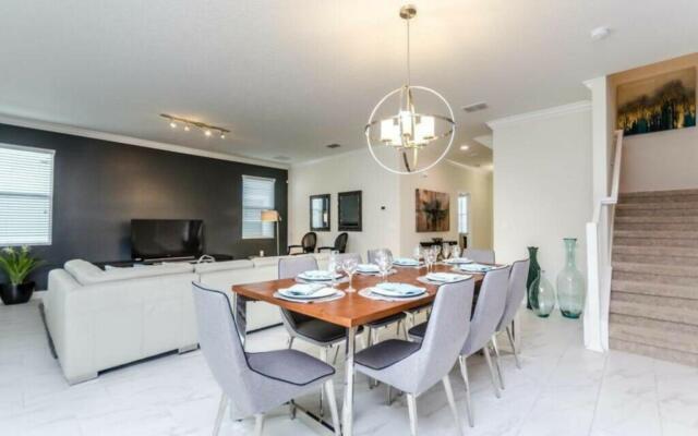 Amazing Champions Gate 7 bedrooms/6 bathrooms!