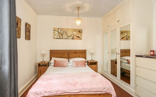 Sloane Avenue Apartments