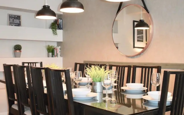 The Orient - Super Cool and Central - Sleeps 2