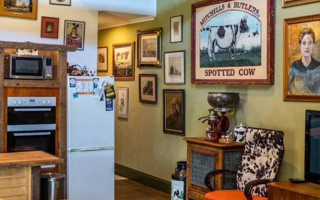 The Spotted Cow City Fringe Pet-friendly