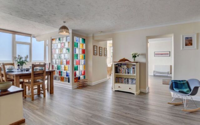 1 Devon Beach Court