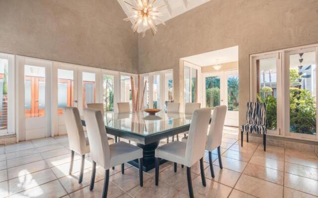 Magnificent Villa w Private Pool at Yarari