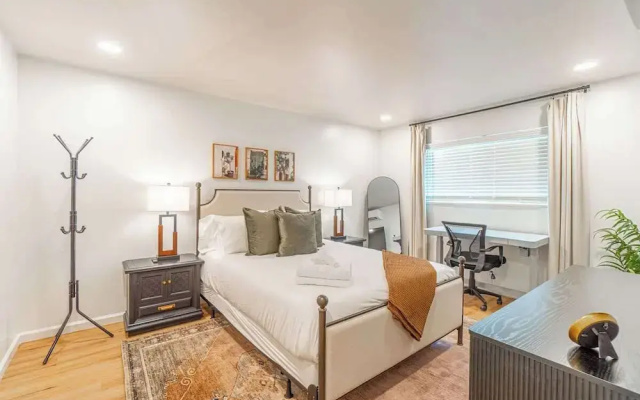 Designer Living Pet-friendly UNR 2BR 1BA
