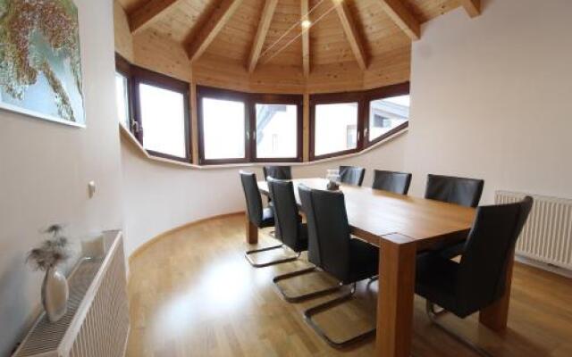 Haus Tomas by ISA AGENTUR